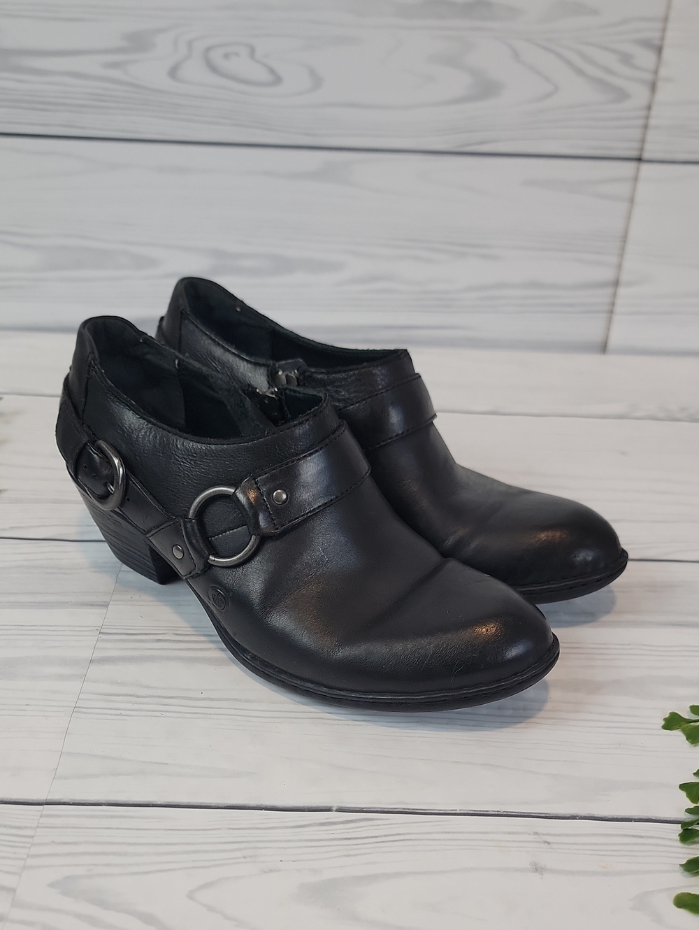 Born Zowy Leather Low Heel Slip-On Shoes w/ Buckle Accent- Black Womens Size 7.5